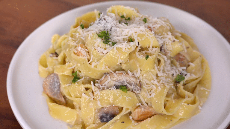 Easy Fettuccine Alfredo Recipe: Creamy, Comforting, and Ready in Minutes