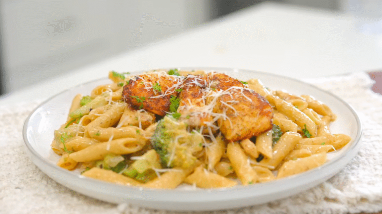 Creamy Salmon Alfredo Pasta: The Perfect Comfort Food with a Seafood Twist